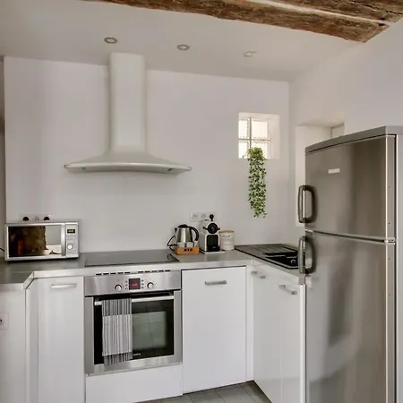 アパート Palm House Sauna Center Ideal Insead フォンテーヌブロー